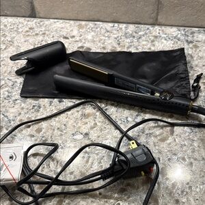 ghd Black Hair Straightener with Gold Plates